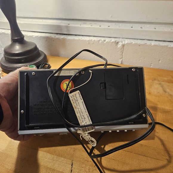 SoundDesign Model #3675-A Clock Radio AM/FM Silver Soundesign Tested&Works - Picture 6 of 7